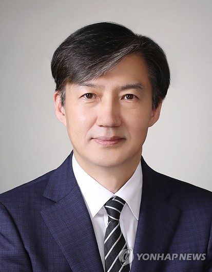 법무부 장관에 조국 전 민정수석 (서울=연합뉴스) 문재인 대통령이 9일 장관급 인사를 교체하는 개각을 단행했다. 법무부 장관에 내정된 조국 전 민정수석.  [청와대 제공, 재판매 및 DB금지] photo@yna.co.kr