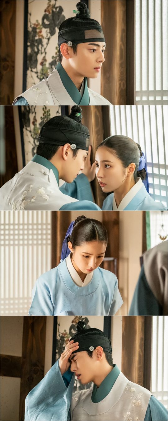In MBCs Na Hae-ryung, Jung Eun-woo tries to get Shin Se-kyung to get a strong wall.Two people sharing close eye contacts were also spotted, among which Jung Eun-woo is deeply regretful, touching his forehead, raising questions about what happened to them.Lee Lim (Jung Eun-woo), who was a member of the Pyongan Province Wimmusa Temple in the 16th Na Hae-ryung Newcomer last week, implemented the Uduma Act directly for the people.Na Hae-ryung (Shin Se-kyung), who accompanied the procession, kept the side of Yirim with his duties as a priest, a servant of the Joseon Dynasty, and a servant, recommending Yirim to do the law.Na Hae-ryung and Irim, who returned to the palace and met again at the Nokseodang, were captured.Especially, Irim is pushing Na Hae-ryung to the end of the wall with serious eyes that I have never seen before, making the viewers feel hearty.Na Hae-ryung is embarrassed by the actions of the irim and the close eye contact, and he is out of his arms for a while and bows his head politely.It amplifies curiosity about what happened to them.Finally, the appearance of Irim, who closed his eyes and touched his head as if regretting his actions, makes him guess that things did not flow according to his will.I am going to approach Na Hae-ryung by taking advantage of his once-name-named experience as a romantic novelist while Na Hae-ryung and Irim are getting closer after the Pyeongan-do Wimu, the production team said. I would like to ask a lot of attention if his actions will make Na Hae-ryungs heart beat.The 17-18th episode of the new employee, Na Hae-ryung, will be broadcast at 8:55 p.m. on the 14th.