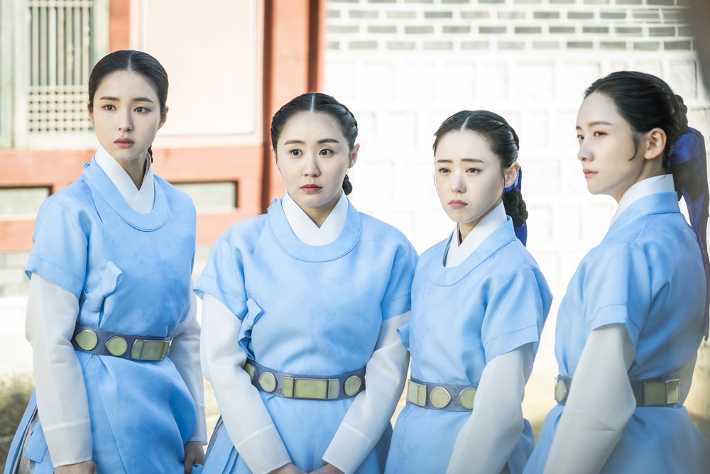 Shin Se-kyung and Jung Eun-woo are growing together as Princes of Ada Lovelace in the new cadet Na Hae-ryung.The growth and Phil romance of the two problematic men and women is turning upside down not only in Korea but also in the house theater.The new employee, Na Hae-ryung, is rushing to the top of the tree drama with its highest audience rating of 7.6% and the highest audience rating of 9.8% per minute, amplifying expectations for broadcasting this week.MBC drama Na Hae-ryung (played by Kim Ho-su / directed by Kang Il-su, Han Hyun-hee / produced by Chorokbaem Media) was the first problematic Ada Lovelace () of Joseon, Na Hae-ryung (Shin Se-kyung) and the anti-war mother Solo Prince Lee Rim (Jung Eun-woo) Boone)s Phil full romance annals.Park Ki-woong, Lee Ji-hoon, Park Ji-hyun and other young actors such as Kim Ji-jin, Kim Min-sang, Choi Duk-moon and Sung Ji-ru are all out.Na Hae-ryung and Lee Lims extraordinary moves are a hot topic every day.Na Hae-ryung, who chose the path of Ada Lovelace with his flat future as a yangban house, and Irim, who was trapped in the Nakseodang and concealed his existence, are gradually growing out of the world.First, Na Hae-ryung is a curious free soul who spent his childhood in the Qing Dynasty.For a king who takes away a book without telling the right reason and burns it, she is bored with the priest class, which tells her the virtue to be a half-hearted woman, saying, I do not think that the king should make the right decision.Among them, Na Hae-ryung is heartbroken when he sees the announcement that Ada Lovelace is held, and as a result, he takes Ada Lovelace away with his wedding behind him.Thus, Na Hae-ryung entered the palace as the first Ada Lovelace of Joseon.Na Hae-ryung, who became Ada Lovelace, is called a frost below Kwon Ji (intern) to senior officers and is not even able to get the full tax, so she even has a bloody ceremony for the courtesans.Then, he witnessed the deep-rooted absurdity of Gwangheungchang, which pays Nokbong (monthly salary), and submitted an appeal to Baro.Na Hae-ryungs appeal returned to a strong backlash: Na Hae-ryung was accused of being a lucky bitch without knowing why, and eventually she poured tears.The person who comforted her was the second prince of the succession to the throne who lived in Baro Greenery.Irim is a popular romantic novelist with the pseudonym Plum outside the palace, and he first meets Na Hae-ryung while living a double life.Lee, who met Na Hae-ryung again at the palace, pretended to be his inner house, but eventually revealed that he was the prince of Joseon.And he sincerely comforted Na Hae-ryung, who is struggling with criticism of the Gwangheungchang appeal, saying, You can cry out.Na Hae-ryungs emotional display soared to 9.8% of Nielsen Seoul Capital Area households ratings, marking the best minute of the 10th Na Hae-ryung episode.The 10th episode also recorded 7.6%, adding meaning to the highest audience rating of the new employee, Na Hae-ryung.Na Hae-ryung then worked day and night to take responsibility for the appeal, and Irim helped her unknowingly and kept her by her side, and Irim received an unexpected name.To leave the city with a smallpox-pervasive island of peace.Lee Lim is a Pyeongan-do warrior, and Na Hae-ryung is a foreigner and leaves together.Lee Rim, who arrived in Hwanghae Province, puts his heart on the words of inspectors not to worry, but soon faces reality with the loyalty of Song Hwa-hyuns Hyun-gyeon Lee Seung-hoon (Seo Young-joo).After that, Irim tells the inspector who excuses him for choosing a cause, You did not Choices but gave up.His awakening as a prince for the people gave viewers a deep echo, and recorded a maximum audience rating of 9% per minute (based on Nielsen Seoul Capital Area households).Na Hae-ryung, who faced the terrible situation of Pyeongan province, recommended Irim to have a hemisphere law, and at first he jumped and jumped. He showed a posture of a salient saint who directly enforced the hemisphere law for the people.As a result, Na Hae-ryung was scolded for crossing the subject of the officer, and Irim was given a handwriting that he broke the name, but he showed the aspect of those who grew up in a way that did not change the idea that he did the right Choices for the people.At times, Na Hae-ryung and Lee Rim, who are comforting each other and sometimes empowering and growing together, are applauding and cheering viewers.While their growth has been evaluated as causing a small change not only in their lives but also in Joseon in the 19th century, Na Hae-ryung, a new employee, has maintained the number one spot in the tree drama with stable figures, doubling its meaning.And this is the main thing that makes Na Hae-ryung, Irim, and how Joseon will grow afterward.Na Hae-ryung, a new employee, said, Na Hae-ryung and Lee Lim are growing day by day.Na Hae-ryung will continue to grow into a true officer, voiced for absurdity inside and outside the palace.Irim also said, I would like to give my voice and shine value through Na Hae-ryung, so I would like to ask for your support and interest.Shin Se-kyung, Jung Eun-woo, and Park Ki-woong will appear in the Na Hae-ryung broadcast 17-18 times at 8:55 pm on Wednesday, 14th.iMBC  Photos