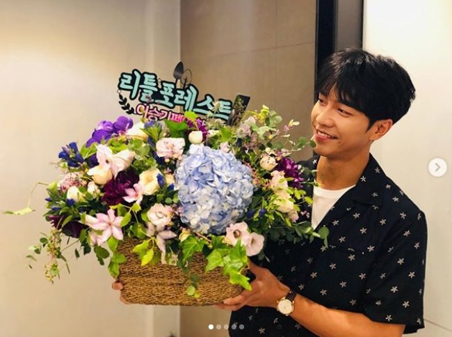 Lee Seung-gi told his SNS on the 12th, You have suffered a day today. Thank you Iren (Lee Seung-gis official fan cafe) for celebrating the production presentation.Now everyone sits in front of the TV and please turn on SBS # Little Forest .Lee Seung-gi in the open photo is smiling with a flower basket presented by fans.Lee Seung-gi attended the presentation of Little Forest at the SBS building in Mok-dong, Yangcheon-gu, Seoul on the afternoon of the 12th.The fans who responded to the photos responded such as I had a good result as I suffered from the hot summer, I watched the first broadcast well and White.On the other hand, SBS new program Little Forest is a pollution-free clean entertainment that provides care services in the blue nature to children who do not have a place to play with the caring house project for children, children by children.SBS stopped the drama for a limited time and was the first to organize the Wolhwa Entertainment, which showed a good start from the first broadcast on the 12th, catching the audience rating, the topic, and everyone.It airs every Monday, Tuesday at 10 p.m.