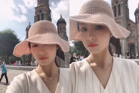 Actor Shin Se-kyung has released a time when he can afford to stay in Jeonju.Shin Se-kyung posted several photos on his SNS on the afternoon of the 13th without any writing; the tag of the post posted by Shin Se-kyung was Jeonju.In the photo, Shin Se-kyung was shown enjoying Jeonju. Shin Se-kyungs sunny current situation was revealed along with various foods.Shin Se-kyung smiled gleefully as he released the video in front of the motoring cathedral, which stands out for the beautiful beauty of Shin Se-kyung.Shin Se-kyung is leading the drama by playing the role of Na Hae-ryung in the MBC drama Na Hae-ryung.Na Hae-ryung, a new employee, has a 6 percent audience rating