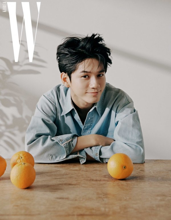 Ong Seong-wu took a picture of the September issue with <W. Korea>.In an interview with W. Korea, Ong-woo said, I first showed my acting to the world and thankfully took my first lead in my first work.I wonder, I feel excited, I feel that burden. And all this is combined.I was really nervous when I first saw my acting on TV. He said his first drama and his first acting.His most enjoyable moment these days is chatting about acting with actors his age in the 18 Moments.Photos offered: W Korea