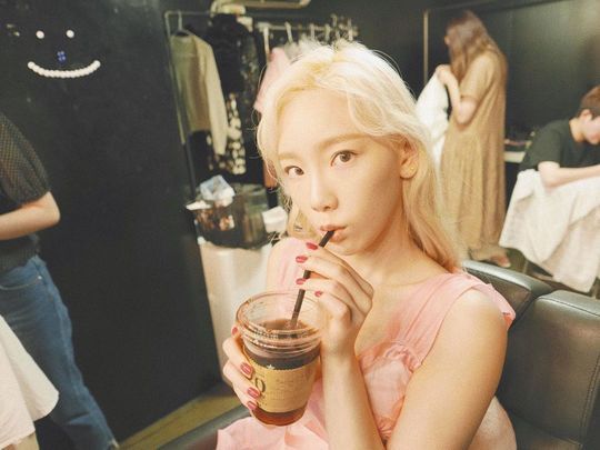 Singer Taeyeon revealed her beauty like a Barbie doll.Taeyeon posted a recent photo on SNS on the afternoon of August 15. Taeyeon in the public photo is wearing a makeup and showing off her beautiful sideline.Taeyeon won the top spot on nine music charts in Korea with TVN drama Hotel Deluna OST Youre a Poetry released on July 21.In the meantime, he has proved his powerful sound source power once again with Your Poetry after sweeping the charts with OSTs such as I (i), Rain (rain), Why (wei), Fine (fine), Four Seasons as well as If, Do you hear..., close and One.In July, Taeyeon donated 100 million won to the Korean Red Cross, Jeonbuk branch, to support the health and hygiene products of vulnerable girls.As a result, Taeyeon joined the 132nd Red Cross Honors Club of the Korean Red Cross.hwang hye-jin