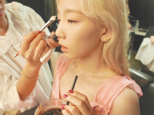 Singer Taeyeon revealed her beauty like a Barbie doll.Taeyeon posted a recent photo on SNS on the afternoon of August 15. Taeyeon in the public photo is wearing a makeup and showing off her beautiful sideline.Taeyeon won the top spot on nine music charts in Korea with TVN drama Hotel Deluna OST Youre a Poetry released on July 21.In the meantime, he has proved his powerful sound source power once again with Your Poetry after sweeping the charts with OSTs such as I (i), Rain (rain), Why (wei), Fine (fine), Four Seasons as well as If, Do you hear..., close and One.In July, Taeyeon donated 100 million won to the Korean Red Cross, Jeonbuk branch, to support the health and hygiene products of vulnerable girls.As a result, Taeyeon joined the 132nd Red Cross Honors Club of the Korean Red Cross.hwang hye-jin