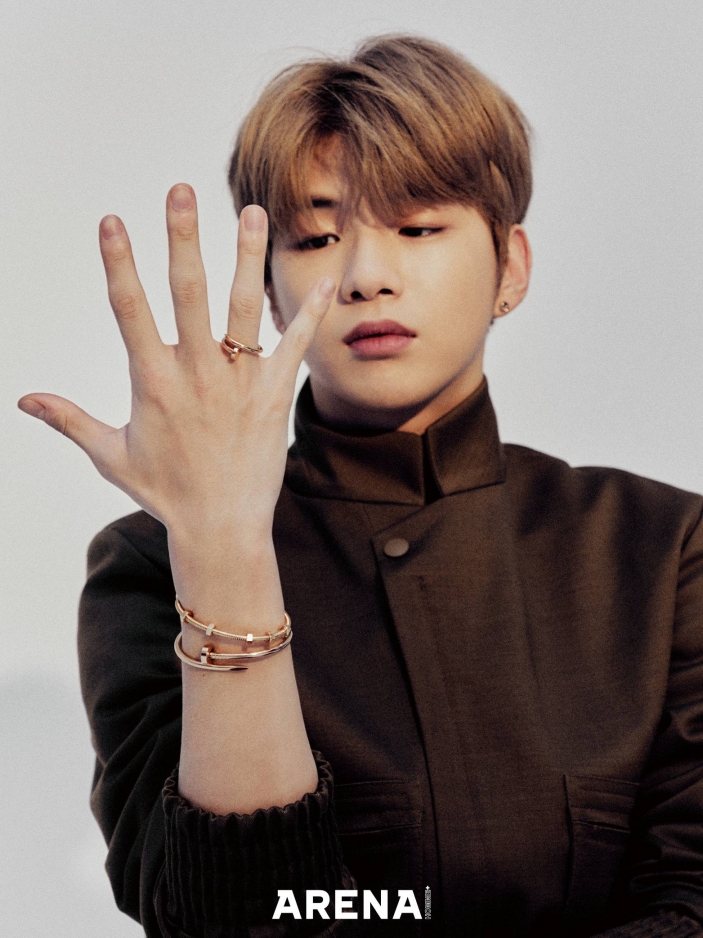 The fashion magazine, which is covered by Kang Daniel, is popular for booking sales.Kang Daniel finished filming the cover of the September issue of Arena Homme Plus a few days before the official release of the album color on me.According to a magazine official, most of the reservation sales were exhausted soon after the news of Kang Daniels cover was announced.In the interview that followed the filming, it is the back door that he honestly conveyed the troubles during the Blady, the message to the fans in the album Color On Me, and the thoughts about music.The Kang Daniel picture can be seen in the September issue of Arena Homme Plus.