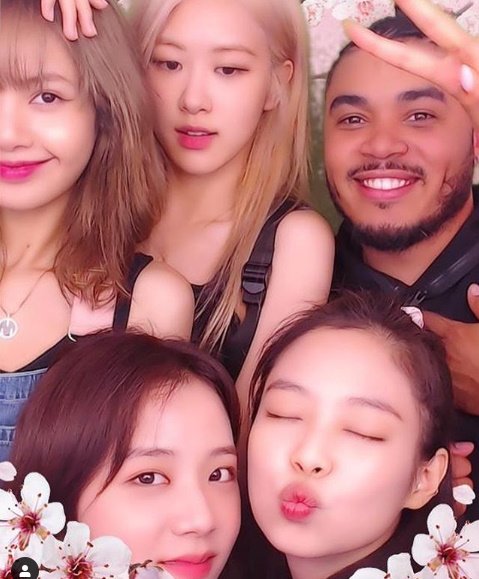 Tommy Brown, who produced Ariana Grandes hit song Thank You, Next and 7 Rings on the 16th, released a self-portrait with BLACKPINK through his instagram.He tagged Seoul and hinted that he was with BLACKPINK. JiSoo welcomed Tommy Brown, who came to Korea with the words Welcome.Ariana Grande, who saw the photo, said, I want you to join the group.Tommy happily posted a new photo with Ariana Grandes face in Photoshop and introduced it as this is the real version.Fans have come up with a variety of speculations, saying that BLACKPINK and Ariana Grande are collaborating.There is also a story that Tommy Brown will be the producer of BLACKPINK Shinbo.BLACKPINK and Ariana Grande met at the Coachella Valley Music and Arts Festival (hereinafter referred to as Coachella) in United States of America California this year and released a friendly photo taken at the backstage.