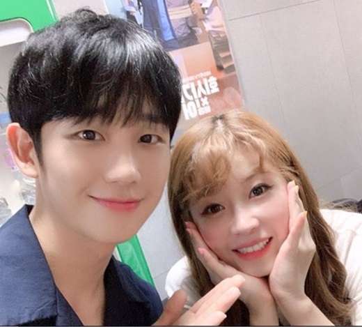 Gag Woman Kim Seung-hye has reported on his recent situation.Kim Seung-hye posted a picture on his SNS on the 17th with the phrase # What is it # It will be a dream # Jung Hae In # It is more beautiful than me # Recognition # Linjeong.Kim Seung-hye is active in KBS2 entertainment artist relay.On the other hand, Kim Seung-hye recently appeared on KBS2 Happy Together 4 and showed off his duties.