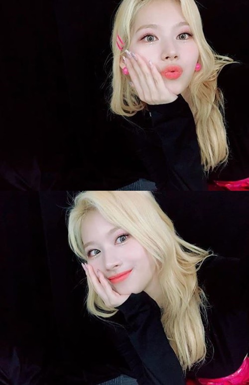 Group TWICE member Sana showed off her charm with her blonde hairstyle.Sana released its latest news on the official Instagram of TWICE on the 17th.He posted a picture saying, Todays color is PINK.Sana also showed a colorful charm with a lips-length expression and a bright smile.Meanwhile, TWICE returned home from its Malaysian schedule earlier in the day.