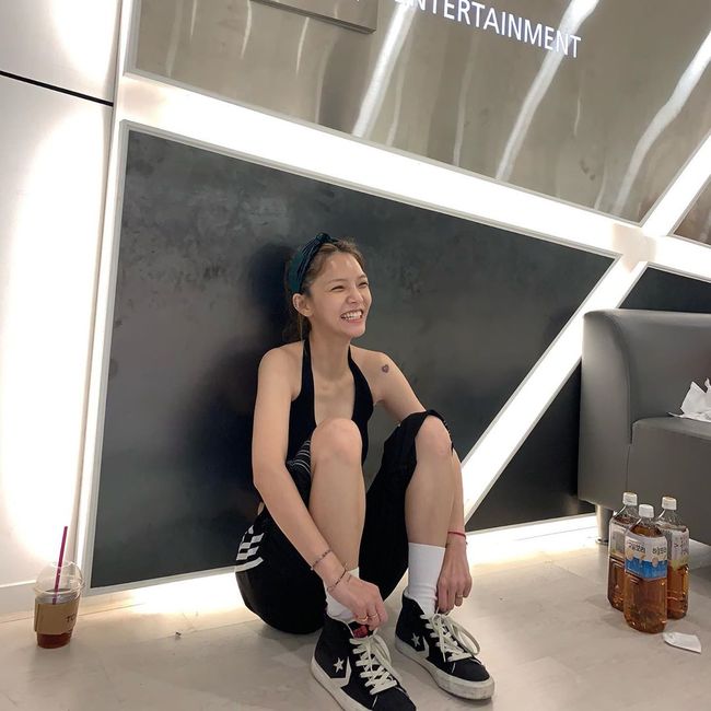 Girl group AOA member Jimin has released a clear picture.On the 18th, Jimin posted a few photos on his Instagram and reported the recent situation.The photo shows him squatting and laughing, and Jimin, who had recently been worried about his body too thin, but relieved his fans with a clear smile.On the other hand, Jimin is appearing in various entertainment programs and emitting his talents.