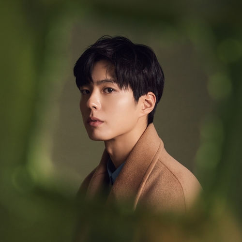 <p>(Note)LF in one volume contemporary brand TNGT with full speed models Park Bo-gum along with one-19F/W pictorials 19, unveiled.</p><p>Park Bo-gum is one layer deep with the masculine look that this set has.</p><p>Color knit with point styling was, and coats and cardigans, trench, including a variety of item to use for layering look-fall into the atmosphere to water throughout the day won.</p><p>TNGT is “the current Me and the new me to connect the various medias used to create a new style and another, you find yourself rooting for Park Bo-gum of the shape sensitivity of the researchers. ‘The essence in the new found’ the creative with the message is always new to explore and grafting (LINK)to brand and visually Express”the statement said.</p><p>Meanwhile, Park Bo-gum wear this for TNGT 19F/W item is a LF at the Mall you can meet.</p>