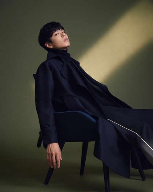 <p>(Note)LF in one volume contemporary brand TNGT with full speed models Park Bo-gum along with one-19F/W pictorials 19, unveiled.</p><p>Park Bo-gum is one layer deep with the masculine look that this set has.</p><p>Color knit with point styling was, and coats and cardigans, trench, including a variety of item to use for layering look-fall into the atmosphere to water throughout the day won.</p><p>TNGT is “the current Me and the new me to connect the various medias used to create a new style and another, you find yourself rooting for Park Bo-gum of the shape sensitivity of the researchers. ‘The essence in the new found’ the creative with the message is always new to explore and grafting (LINK)to brand and visually Express”the statement said.</p><p>Meanwhile, Park Bo-gum wear this for TNGT 19F/W item is a LF at the Mall you can meet.</p>