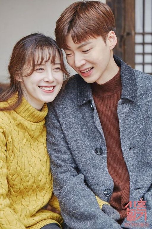 Following the song Couple and Ku Hye-sun Ahn Jae-hyun, a series of breakups by top star Couple shocked the entertainer.Actor Ku Hye-sun directly informed her of her feud with husband Ahn Jae-hyun on the morning of the 18th.My husband, who changed to Kwon Tae-gi, wants a divorce and I want to keep my family, Ku Hye-sun said.I will tell you that it is not true at all because I will publish a report from my husband next week. I hope it will be true.The Messenger capture, released together, included the conversation between Ku Hye-sun and Ahn Jae-hyun.I talked to the New Seo-yugi side that I will pay it next week to the agreement and the media you gave three days ago. Ahn Jae-hyun, who has already agreed and only the documents remain, said, As I persuaded you when I married, I am responsible.If work is more important than my mother, I will not really tolerate it. This is a content that can confirm the conflict of Ku Hye-sun.Ku Hye-suns SNS content, which is a three-year-old marriage entertainer, is in a feud to mention the divorce, has been a big shock to fans.Ku Hye-sun, born in 1984, and Ahn Jae-hyun, born in 1987, developed into a lover through KBS2 drama Blood broadcast in 2015, and married in May 2016.In 2017, he appeared on TVN Real Entertainment Newlywed Diary and released his real honeymoon life.In April, Ku Hye-sun moved to HB Entertainment, a subsidiary of Ahn Jae-hyun.Eventually, the two diverces became facts, not snow.Shortly after Ku Hye-sun claimed through his Instagram that Ahn Jae-hyun demands a divorce, the agency decided that the two agreed to divorce each other in consultation, formalizing the divorce of Ku Hye-sun and Ahn Jae-hyun.HB Entertainment, which the two belong to, announced on the 18th that despite the encouragement and expectation of many people, the two actors have recently reached a situation where they can not maintain their marriage with various problems, and after serious consultation, they decided to divide each other.Just two months ago, Song Joong-ki Song Hye-kyo Couple, who received the love of fans from all over Asia as a couple of the century, was shocked by the breakup.Even then, news of the breakup was suddenly heard.Song Joong-ki received a request for divorce mediation at the Seoul Family Court and announced this on June 27, the next day.The two sides, who were already known to have agreed to the divorce at the time, officially completed the divorce procedure on the 22nd of last month, about a month later.They were also young couple, three years old.Song Hye-kyo, born 1981, and Song Joong-ki, born 1985, met and loved the hit drama Dawn of the Sun that shook Asia in 2016, and married in October 2017 in a hot topic and blessing.The sudden breakdown of those who were suddenly reported was also a great deal of attention, shocking Korea as well as Asia.=