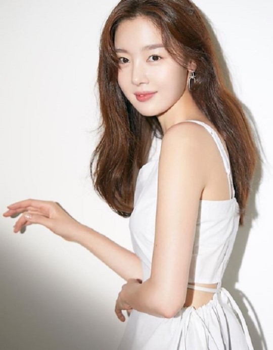 maekyung.com news teamHan Sun-hwa, from The Secret, showed off her innocence.Han Sun-hwa in the posted photo poses in a sleeveless white two-piece.Meanwhile, Han Sun-hwa appeared on OCN Save Me 2, which last June.