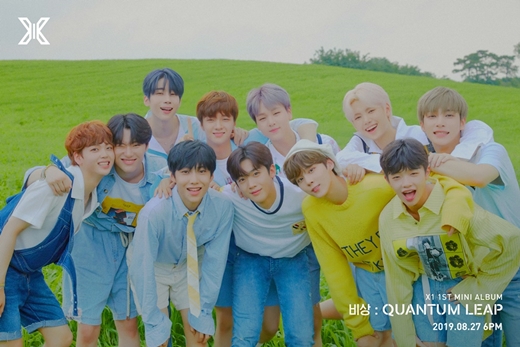 A group Image of the rookie Boy group X1 (X1) took off the veil on Tuesday.The group concept Image is two versions of Emergency and QUANTUM LEAP (Quantum Leaf), with a total of four Images released, two each.The X1 members in the Emergency version are showing off their refreshing Boyhood in the background of the blue grassland.The Image of flying a paper airplane in a playful atmosphere contains the hope that 11 members will fly together.Another concept Image shows the X1 that features the suit fashion of the black & red combination. Each of the 11 members has a reversed charm with styling opposite to emergency.Meanwhile, X1 will release its first mini album, Emergency: QUANTUM LEAP (Emergency: Quantum Leaf) on various online music sites at 6 p.m. on the 27th.At 8 p.m. on the same day, the company will hold a Premier Show-Con that combines showcases and concerts at the Gocheok Sky Dome in Seoul and make its official debut.Earlier on the 22nd, Mnet X1 FLASH (X1 Flash), the first debut reality program cable channel of X1, will be broadcast for the first time at 8 p.m.