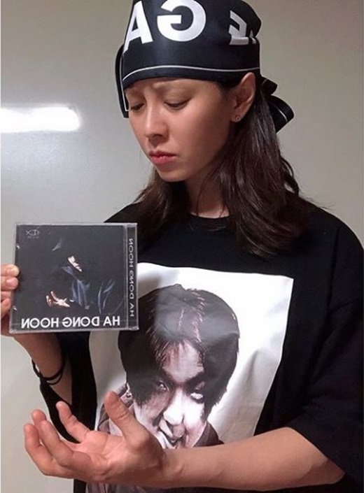 Actor Song Ji-hyo celebrates Broadcaster Hahas birthdaySong Ji-hyo posted a picture on his Instagram on the 20th with the phrase I am surprised to follow Hahas first album by congratulating Hahas brothers birthday with the energy of on space.Hahas birthday is August 20.Song Ji-hyo is appearing on SBS Running Man with Haha.