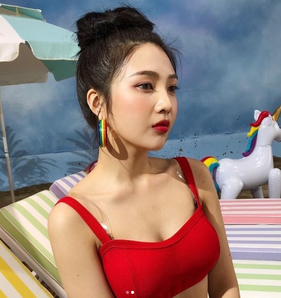Joy posted two photos on his SNS on the 20th, along with an article entitled Get to listen to our sonic waves!In the photo, there is a picture of Joy sitting on the sunbed while shooting a new song Sonic Wave MV.Joys glamorous vibe, which she tied up her hair and wore an RED bra top and rainbow ring earrings, draws attention.The fans who responded to the photos responded such as It is really beautiful, Red Velvet and I am fighting and This activity is also fighting.Meanwhile, Joys group Red Velvet released a new song, Sonic Sound, at 6 p.m. on the day (20th).