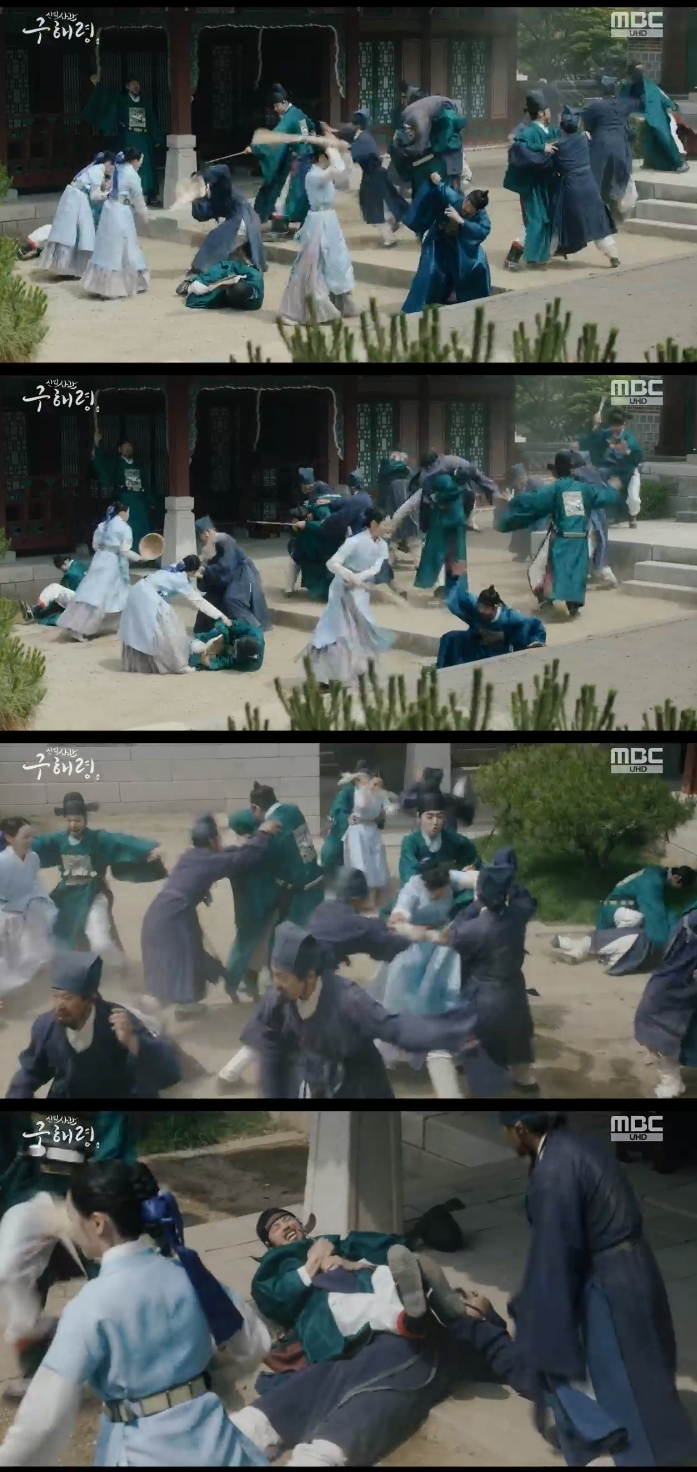 Body fight unfolded within the cleavage as new officer Rookie Historian Goo Hae-ryung was trapped in By now.In the MBC drama The New Entrepreneur Rookie Historian Goo Hae-ryung (playplayed by Kim Ho-soo / directed by Kang Il-soo, Han Hyun-hee) broadcast on the 21st, Rookie Historian Goo Hae-ryung (Shin Se-kyung) was shown going to By now to overhear the kings conversation.On this day, the officers of the presiding officer were dissatisfied with the fact that Rookie Historian Goo Hae-ryung was rejected and even imprisoned, despite doing what he had to do as a cadet.Yang Si-haeng (Huh Jeong-do), who was worried about this, made a big decision: The way for the officers to go, he said, and decided to stage a collective strike.Since then, the officers have not entered the Daejeon, nor have they used the bridge. So, the dignitaries including King Lee Tae (Kim Min-sang) wondered, Why are the officers not coming?But the officers said, The paper for the premonitions has fallen.Paper management was based on the excuses of Rookie Historian Goo Hae-ryung Kwon Ji, and I am in a hurry .Lee said, I will be the first king to fight against the officers. He sent Seung Jung-won to the court.Do Seung-ji said, I will take the name of the king to inspect the temple, and I will take the municipal government. The two sides firmly opposed, The municipal government is the foundation of the annals.Eventually, the armed struggle between the officers and the high officials of the jungwon began.