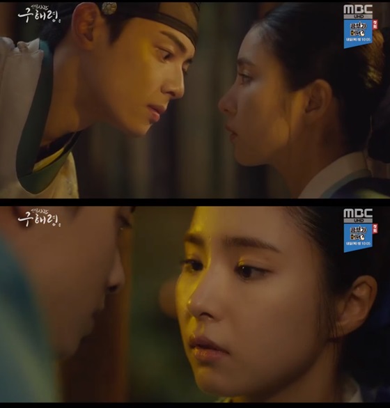 Shin Se-kyung and Cha Eun-woo gave a ball kiss.In the MBC drama Rookie Historian Goo Hae-ryung (played by Kim Ho-soo, directed by Kang Il-soo and Han Hyun-hee, produced by Green Snake Media), which was broadcast on the afternoon of the 21st, Lee, who is reluctant to receive a sudden ball-popping by Rookie Historian Goo Hae-ryung (Shin Se-kyung) The image of Cha Eun-woo was drawn.On the day of the broadcast, Lee went to the Visitation of Rookie Historian Goo Hae-ryung, who was taken to By now by disobeying Lee Tae (Kim Min-sang).Irim said, I did not know what to like, so I brought it up. He took out his belongings for Rookie Historian Goo Hae-ryung.Rookie Historian Goo Hae-ryung was embarrassed, saying, Sejo of Joseon, who gives GLOW a jade bar, will be a world-horse.You are the only GLOW that makes Sejo of Joseon, Lee said, without hiding his heart about Rookie Historian Goo Hae-ryung.Irim said, Dont worry too much.It will not happen, said Rookie Historian Goo Hae-ryung, who reassured Rookie Historian Goo Hae-ryung, but Rookie Historian Goo Hae-ryung.I am a sinner who has been brought against the name, but how can nothing happen? The two peoples vision scene was comically drawn despite the serious situation.Irim told Rookie Historian Goo Hae-ryung, If you are dismissed, I live next door to you, go home, go to Hanyang, follow you, and if you get one more punishment, I will take you away.Rookie Historian Goo Hae-ryung asked if he meant it and Irim replied, It doesnt matter whether its deep in the mountains or remote islands.The romantic atmosphere was short-lived by the words of Rookie Historian Goo Hae-ryung.Rookie Historian Goo Hae-ryung, to hide his embarrassment, said: What do you think?I hate that, he said, I can not smoke (Lee Rim) and can not even fire firewood, so I should do it from one to ten.She said, I will live alone rather than live with one pack. Lee said, Where is such a precious baggage? I am not a baggage but a treasure.Then, as soon as his face was close to him and he was about to kiss, Heo Sam-bo (Sung Ji-ru) came and announced that time is up.Lee Rim and Rookie Historian Goo Hae-ryung hurriedly rose to their feet, pretending nothing had happened.When Irim was sorry and was about to leave the By now prison, Rookie Historian Goo Hae-ryung greeted Irim with a kiss on his cheek.Lee Rim came out and laughed.On the other hand, Lee Tae demanded that he inspect the municipal government.The officers of the presiding officer strongly resisted by appealing, and Rookie Historian Goo Hae-ryung was released after Min Woo-won (Lee Ji-hoon)s branch appeal, and Lee Tae allowed the officers to enter the civil war.