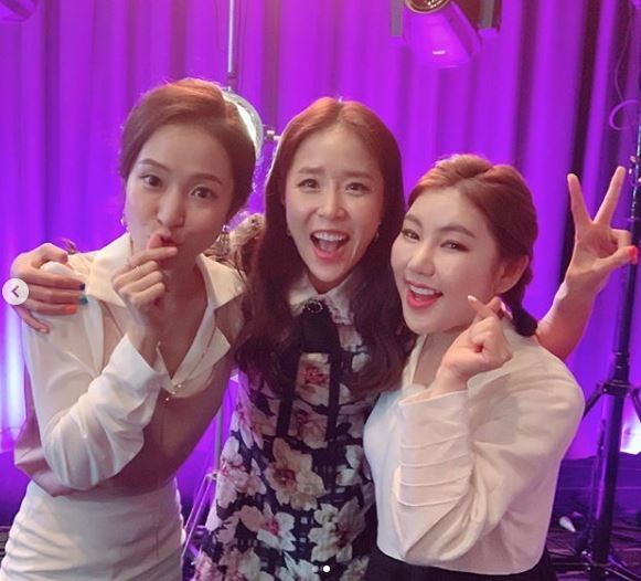 Shin Ji posted two photos on his SNS on the 21st with an article entitled Good to meet you as soon as you meet.In the open photo, Shin Ji poses with the broadcaster Boom, who was with the Miss Trot master, and Song Ga-in and Hongja, who were in the final (first) and the third place in the US.The cheerful atmosphere of the four people staring at the camera with a bright smile attracts attention.The netizens who encountered the photos responded such as This combination is the best!, I like to see and I am hit by a new song.On the other hand, Shin Ji is actively performing after releasing his new solo song I Feel Good on the 8th. Hongja will release his new song How to Live at 12:00 on the 24th (Saturday).