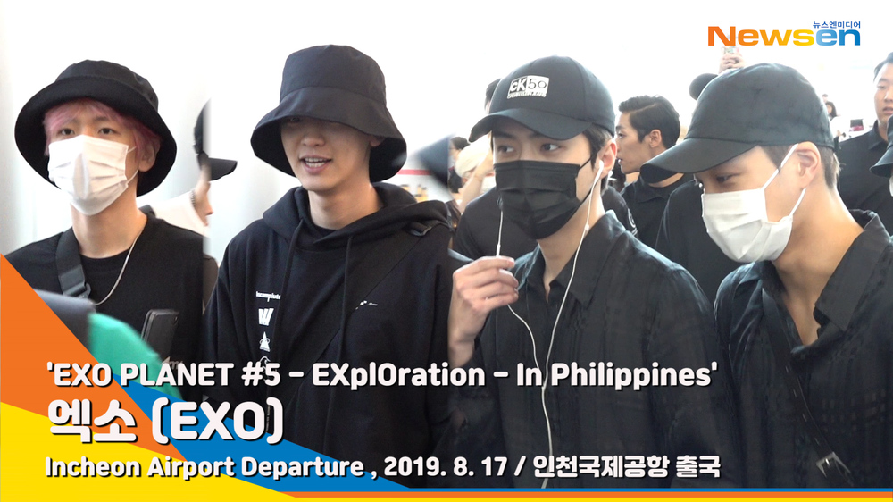 EXO (EXO) members Chanyeol, Kai, Baekhyun, Sehun and Chen departed through the Incheon International Airport in Unseo-dong, Jung-gu, Incheon, on the afternoon of August 22nd, EXO PLANET #5 - EXpLOration - In Philippines overseas concert schedule.# EXO # EXO #Incheon Airport #Airport Fashion #190822_Departure #ICNAirportkim ki-tae