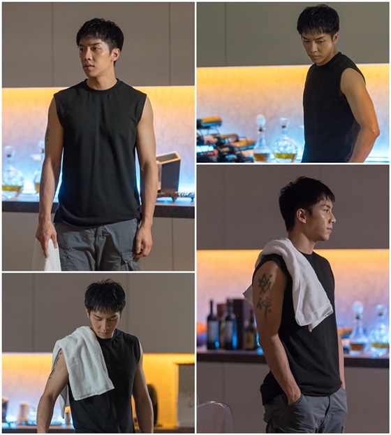 Lee Seung-gi transforms into Manly Men stuntman in SBS new gilt drama Vagabond (VAGABOND)Vagabond (playplaywright Jang Young-chul, director Yoo In-sik, production Celltrion Healthcare Entertainment) released a photo of Lee Seung-gi, who played Cha Dal-gun on the 22nd.Cha Dal-gun, who Lee Seung-gi plays, was a passionate stuntman who dreamed of catching up with the action movie industry by using Jackie Chan as a role model, but he lost his nephew after the civil airplane crash and lived a life of a pursuer who digs the truth.Taekwondo, Judo, Jujitsu, Kendo, and Boxing are not only the 18th stage of comprehensive martial arts, but also intense characters with confidence and shamelessness that are unrivaled.Lee Seung-gi in the public photo reveals his blackened copper skin and solid muscular forearm and emits the Manly Men charm.He is wearing a chic towel on his shoulder and has a serious expression.In particular, Tattoo, a large-engraved god (general body) on his forearm, attracts attention, and as large and small wounds are caught throughout his face, he is raising questions about what happened.Lee Seung-gi said, Its a work that has been attracted since I first read the scenario.I felt a sense of burden and responsibility because it was different from the character I have been in charge of so far, but I also had a sense of challenge.  I feel the weight of the name Vagabond and I want to repay the fans who have waited for a long time with good acting. Celltron Healthcare Entertainment said, Lee Seung-gi is an actor who always works with a passion and responsibility for everything. It is good to expect Lee Seung-gi, who has transformed into a Manly Men, 180 degrees different from the image of his younger brother and his mother, through a very different visual and atmosphere.Vagabond will be broadcast on September 20th.