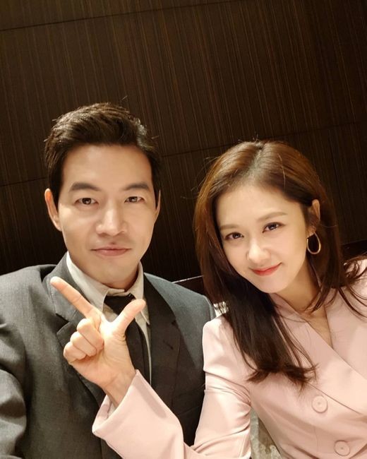 Actor Jang Na-ra and Lee Sang-yoon showed off VIP chemistry.Jang Na-ra posted a picture on his Instagram on the 22nd with an explanation that Park Sung-joon team leader Na Jung-sun came out.The photo shows Lee Sang-yoon Jang Na-ra dressed in a straight dress.Lee Sang-yoon, who even has a tie, is holding a camera and making an open smile.Beside him, Jang Na-ra, dressed in a pink suit, smiles with a V-pose with one hand, the two affectionate figures drawing attention.On the same day, Lee Sang-yoon also told the Personal Instagram, Soon. October 7. We are the head of the team Park Sung-joon and the deputy director Na Jeong.I am a couple, and released the same photo.Jang Na-ra and Lee Sang-yoon will co-work through SBS New Moon drama VIP, which will be broadcasted on October 7th.In the Private Office Melody, which depicts the secret office life of the dedicated team that manages the top 1% VIP customers in department stores, they will co-work as a couple by playing Na Jung-heon and Park Sung-joon respectively.