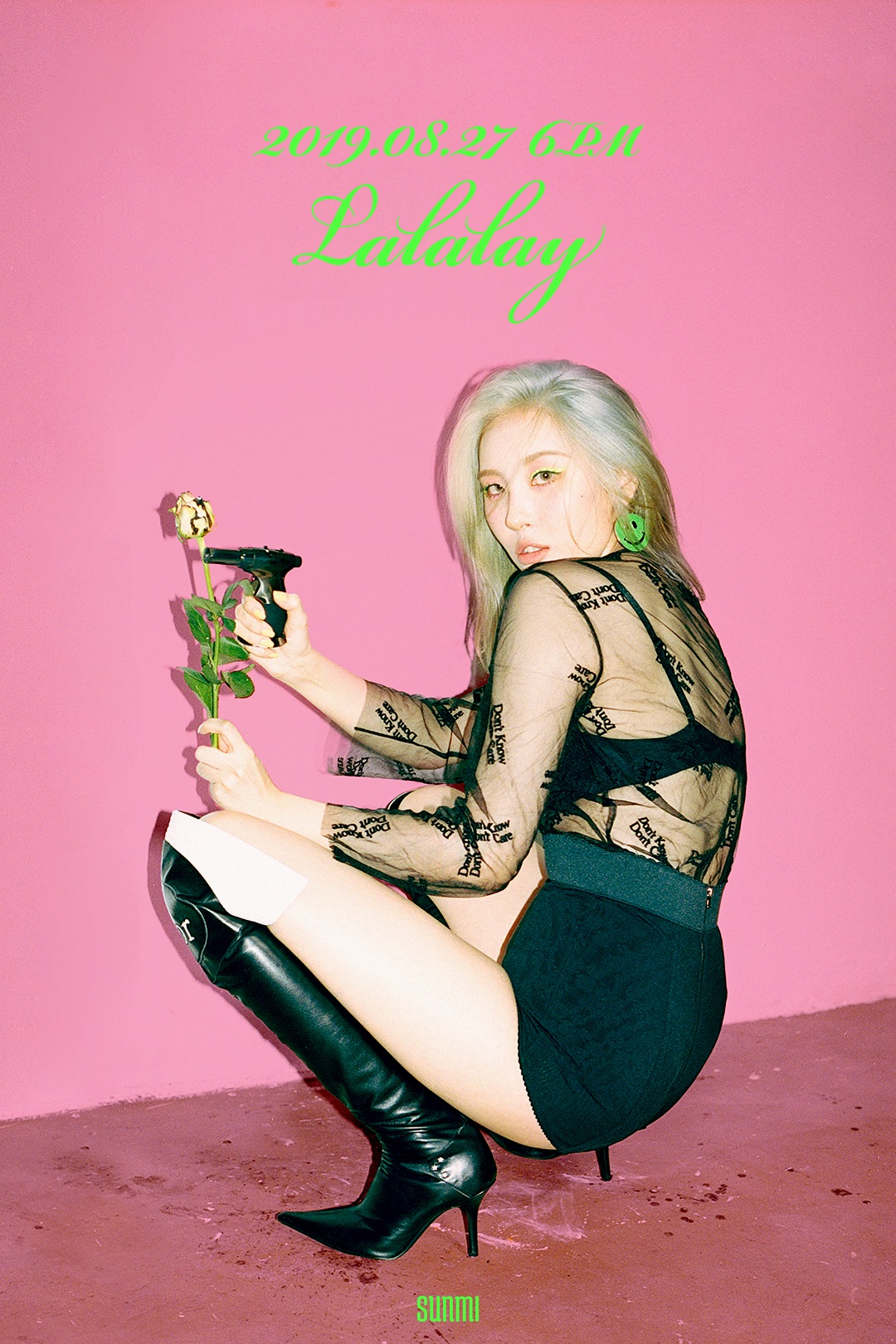 A new single, Nalari (LALALALAY), featuring the wrong and unconventional deviation of singer Sunmi, has been unveiled.Makers Entertainment, a subsidiary company, posted six copies of Nalari Sunmi Teaser2 Image on the official SNS at 0 am on the 22nd.Sunmi expressed freewheeling and cute yet misguided deviances that rejected mediocrity through this Teaser Image.Sunmi in the Teaser Image has a colorful charm with playful appearance and contradictory styling, and has caught the attention with a more up-and-coming visual.Nalari is Sunmis own song, inspired by her first World Tour Warning (WARNING) tour of Mexico as a solo artist.The unique lyrics of Sunmi, which pours through poetic metaphors and direct speech, are impressive over the exotic sound of dance-hall and Latin style.Sunmi boasts an unfavorable concept every time and has established herself as a unique female solo artist.In particular, he successfully performed the World Tour Warning (WARNING), which traveled 18 cities in North America, Asia and Europe over the past four months from February, and showed off the aspect of Global K Pop Queen.Sunmi, who has been a mega hit from Gashina, The Main character, Syren and Noir, will be able to succeed in five consecutive hits to his own song Falari.On the other hand, Sunmi will release a new single Nalari at 6 pm on the 27th and start full-scale broadcasting activities.The fan showcase commemorating the release of Nalari held at Yes 24 Live Hall in Gwangjang-dong, Gwangjin-gu, Seoul at 8 pm on the same day can be seen live on Naver V LIVE Sunmi channel.Photo = Makers Entertainment