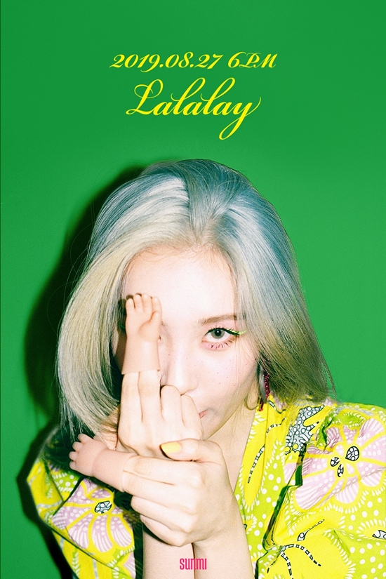 A new single, Nalari (LALALALAY), featuring the wrong and unconventional deviation of singer Sunmi, has been unveiled.Makers Entertainment, a subsidiary company, posted six copies of Nalari Sunmi Teaser2 Image on the official SNS at 0 am on the 22nd.Sunmi expressed freewheeling and cute yet misguided deviances that rejected mediocrity through this Teaser Image.Sunmi in the Teaser Image has a colorful charm with playful appearance and contradictory styling, and has caught the attention with a more up-and-coming visual.Nalari is Sunmis own song, inspired by her first World Tour Warning (WARNING) tour of Mexico as a solo artist.The unique lyrics of Sunmi, which pours through poetic metaphors and direct speech, are impressive over the exotic sound of dance-hall and Latin style.Sunmi boasts an unfavorable concept every time and has established herself as a unique female solo artist.In particular, he successfully performed the World Tour Warning (WARNING), which traveled 18 cities in North America, Asia and Europe over the past four months from February, and showed off the aspect of Global K Pop Queen.Sunmi, who has been a mega hit from Gashina, The Main character, Syren and Noir, will be able to succeed in five consecutive hits to his own song Falari.On the other hand, Sunmi will release a new single Nalari at 6 pm on the 27th and start full-scale broadcasting activities.The fan showcase commemorating the release of Nalari held at Yes 24 Live Hall in Gwangjang-dong, Gwangjin-gu, Seoul at 8 pm on the same day can be seen live on Naver V LIVE Sunmi channel.Photo = Makers Entertainment