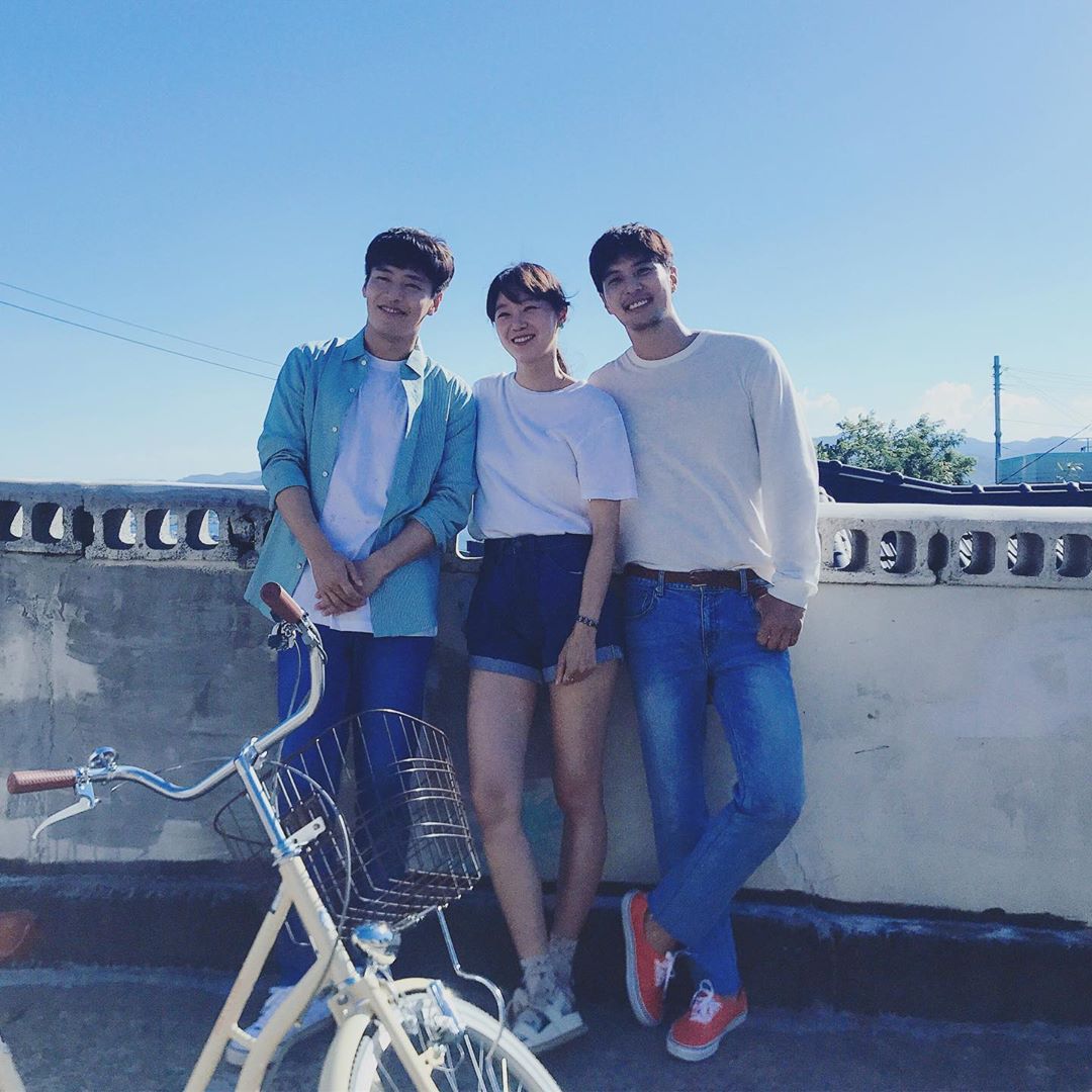 Actor Gong Hyo-jin has released a photo of her opponent, Actor Kang Ha-neul, and Kim Ji-seok, with her Around the Time of Camellia Flowers.On the 22nd, Gong Hyo-jin posted a picture on his instagram with a picture #Camellia profile so it.In the photo, Gong Hyo-jin is wearing white pants and blue pants, and Kang Ha-neul and Kim Ji-seok are leaning against each other in similar white tees and jeans on both sides of Gong Hyo-jin.In front of them, there is a white bicycle.KBS 2TV drama Celestine Flowers starring Gong Hyo-jin, Kang Ha-neul and Kim Ji-seok will be broadcasted on September 18th.Photo = Gong Hyo-jin Instagram