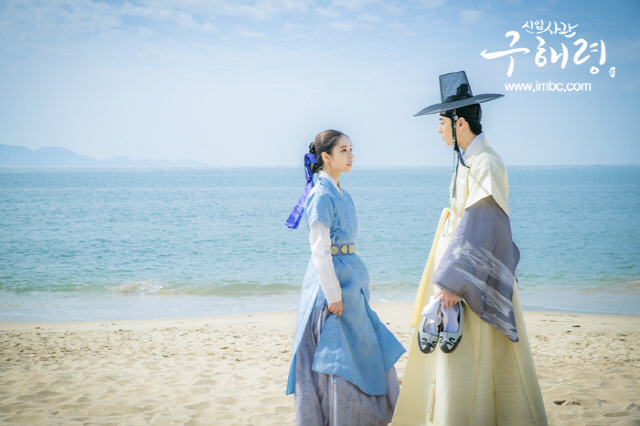 The new employee, Na Hae-ryung, remains the number one terrestrial Wednesday-Thursday evening drama.According to Nielsen Korea on the 23rd, MBC Wednesday-Thursday evening drama Na Hae-ryung (played by Kim Ho-soo, directed by Kang Il-soo) and 24 times recorded 4.9% and 7.1% nationwide ratings.This is slightly higher than last broadcast (4.3%, 6.2%), which is the highest figure among the Wednesday-Thursday evening drama broadcast on the same day.KBS2 Wednesday-Thursday evening drama Justice recorded 5.3% and 6.2% ratings, while SBS Doctor Detective showed 3.1% and 3.5% ratings.On this day, the new employee, Na Hae-ryung, was shown to kiss first when she knew the heart of Lee Lim (Cha Eun-woo).