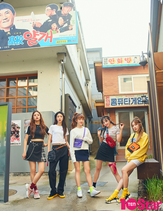 The group LABOUM has featured the cover of the September issue of Entertainment Magazine 10Star (Tenstar).Tenstar, published by TenAsia, released a September issue photo with LABOUM on August 23. The photo was taken at the Don Uimun Museum Village under the concept of NEWTRO.LABOUM was a womanly retro outfit, and she was proud of her charm and grace, and in her casual look she showed off her plump charm with her individual pose and naughty look.In particular, the place where the old moods such as Computer Game Hall and Seodaemun Photography Hall caught the attention.The members said, We gathered together in two years and took a picture. It was so fun to be together.LABOUM posted an article and a photo on the official SNS on September 13 to announce the comeback news in September.At the beginning of debut, it is a freshness, and recently it has attracted a lot of charm with maturity, so attention is focused on the new album concept.Yoo said, I do not want to be trapped in one image. If it is a good song, I will not limit any concept.So-yeon said, I still feel like a rookie, and its so awkward and unrealistic to be greeted by my juniors.Jien said, I have been debut for six years, but if I combine until the trainee period, I have a longer time to know the members.It is so good that we have come close enough to know what we are thinking even if we look at each other in the meantime. Im not afraid of the Mas 7 years (the crisis is coming to the group), and Wouldnt it be a bright future if we spend the present well without regret?So-yeon and Ahn Sol-bin are also interested in writing and composing.So-yeon wrote his fifth single album title song Cheon, and Ahn Sol-bin wrote and wrote his sixth single album After this song stops.All members are interested in writing and composing, said Ahn Sol-bin.So-yeon said, When you work on a song directly, you get more color and more understanding and absorb it quickly. At first, I heard a lot of stories about (composed music) being bad.We have developed as we continue to revise.LABOUM is constantly communicating with fans through V Live and YouTube.When asked, What if you make your own content, Ahn Sol-bin said, I would like to show you how to eat diet foods deliciously.I have eaten a lot of diet foods, so I know how to combine them and how to cook them more delicious. What are the goals each LABOUM member wants to achieve?Jien said, It is my goal to do something improvised sometimes because I am planning to plan from when I wake up to sleep. That is the most difficult thing for me.Ahn Sol-bin said, Living a life that does not regret and becoming an expert in one field whatever is. Yoo Jung said, We set our goal not to set goals.When I ate my mind as I was flowing, it was a road. In the past, it was hard to put down something, but it seemed to be easier in my late 20s. Haein said he wanted to live faithfully in the present, not just in front of him, and So-yeon dreamed of a happy life that faithfully fulfilled his role.LABOUM said, I want to remain a group that is not strange and unfriendly even after 30 years. I want to be called a singer who fits all the concepts well.hwang hye-jin