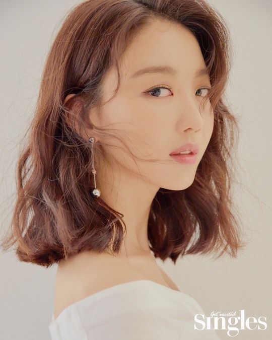 Zhang Ye with, Single hair neat range direct fire is a stylish beauty <p>Device us with a Single hair had morphed into.</p><p>Actor the recent single close magazine window-Time Beauty special collection to participate in exclusive beauty showed off it.</p><p>This photoshoot in our photo is off-the-shoulder The to natural to neat the. Only the Single head just like in the atmosphere until more Attention turns.</p><p>For life beautyas the theme conducted this photoshoot in our photo is beautydefinition for some time and changed Beauty, values, 2030, encompassing Beauty tip generously disclosed.</p><p>Meanwhile, Zhang Ye of genuine Beauty to our photoshoot and interview in a single series of 9 October on you can check</p>