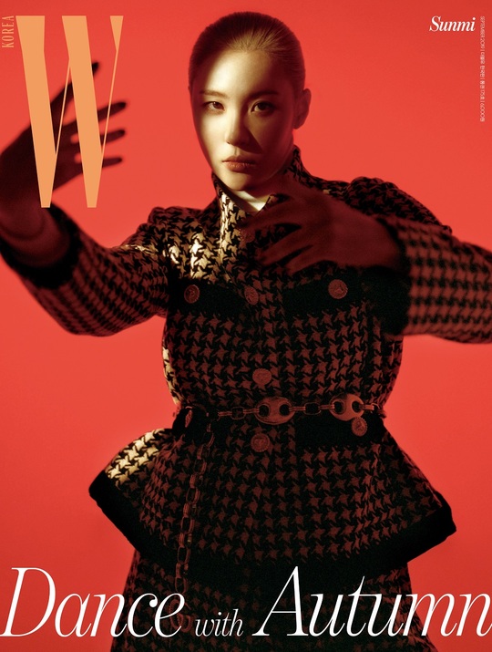 The Italian brand Gucci released a picture with EXO Kai and Sunmi in the September issue of W. Korea.Kai and Sunmi, who covered the cover of the September issue, have completely digested various styles in fashion pictures with their beautiful performances in a unique atmosphere.More pictorial cuts by Kai and Sunmi can be found on the W. Korea website.hwang hye-jin