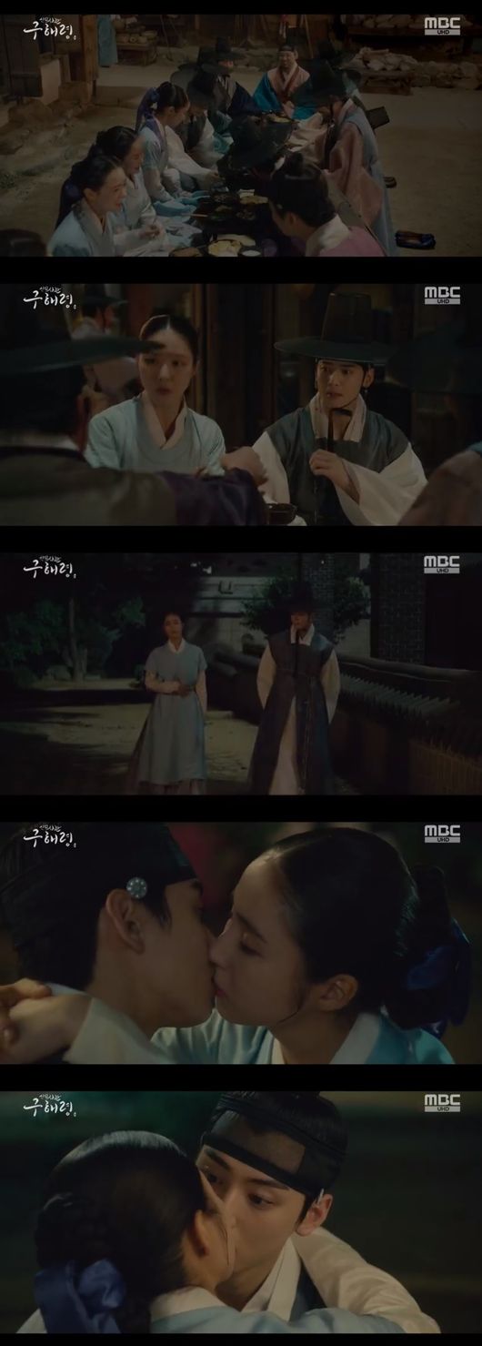Shin Se-kyung wept.In MBC New Entrance Officer Rookie Historian Goo Hae-ryung broadcast on the 22nd, Shin Se-kyung was drawn to know the heart of Lee Lim (Cha Eun-woo) and shed tears of emotion.Rookie Historian Goo Hae-ryung, who was exhausted after entering the civil war of the Haru day, visited the Yemunkwan. Then Min Woo-won (Lee Ji-hoon) appeared and said, Is it a lot hard?I handed him an appeal to go up tomorrow and a piece of paper with peoples names written down, so Na Hae-ryung said, Thank you so much, its going to be a great strength.Min Woo-won learned that Na Hae-ryungs finger was hurt when he received the paper.Min Woo-won said, Im holding the brush so hard, not with force on my hand, but with the feeling that it flows. Learn how to write.There will be a lot of brushes in the future. Na Hae-ryung said, The future? Do you think I have a future as a cadet? I went to the bank of money shortly after I entered the office.Is not it going to Jeju Island in half a year? Min Woo-won replied, I will not let it happen again. Im sorry, Ive had a hard time. I understand if I want to step away from here, he said, touching Na Hae-ryungs injured hand.Rookie Historian Goo Hae-ryung then said, I was a frog in my past life. I want to see the real end. Dont be sorry.It is not because of the private ministry that the King is bothering me. It is not because of Min Woo-won. Do not be sorry.On the other hand, Irim secretly searched for the Na Hae-ryung who suffered from entering Haru all day.Lee said, Sparrow, sparrow, and Na Hae-ryung called Na Hae-ryung, and Na Hae-ryung said, Why do you keep calling it sparrow? Lee said, How is sparrow?Then I put a snack in Na Hae-ryungs mouth, which would have starved out of the morning.The wisdom of Na Hae-ryung then improved the relationship between Itae and the officers, and the precepts were seated in the back, and Irim, who had passed by, watched from a distance.The advanceds saw this and brought him in. The advanceds called Irim Isser, and recommended drinking, and only Na Hae-ryung and Min Woo-won felt uncomfortable with this appearance.Irim drank at the invitation of the continual drinking, but Na Hae-ryung continued to drink Irims alcohol after he had ostracized the eyes of his officers, calling for high rank on behalf of the weaker Irim.After drinking, Na Hae-ryung took Irim to the front of the palace, and Irim turned and grabbed Na Hae-ryung.Irim prepared warm honey water for Na Hae-ryung, Na Hae-ryung spent a leisurely time in the room of the great army.Na Hae-ryung then discovered a poem written by Irim, which was once my love lived long and forever my master.Rookie Historian Goo Hae-ryung learned the heart of Lee Lim.Na Hae-ryung looked at the irim, which brought honey water.Na Hae-ryung read the poem, saying, I want to live my love for a long time and be my master forever.Na Hae-ryung was impressed by the sincerity of Irim and approached Irim first and kissed him and shed tears.broadcast screen capture