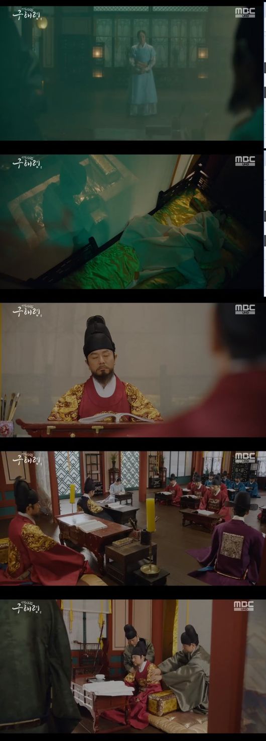 Kim Min-Sang was shaken by Shin Se-kyungs dignified appearance.In the MBC drama New Entrepreneur Rookie Historian Goo Hae-ryung broadcasted on the 22nd, Rookie Historian Goo Hae-ryung was drawn to capture the heart of Kim Min-Sang.Rookie Historian Goo Hae-ryung (Shin Se-kyung) entered the same time war every day and wrote down all the daily life of Lee Tae.This is what Lee Tae planned to harass Rookie Historian Goo Hae-ryung.Lee Tae accompanied Rookie Historian Goo Hae-ryung to all Intimacy, including holding a contest and confirming an appeal.Rookie Historian Goo Hae-ryung, who was angry at this, said to Yang, This is what allowed me to enter the civil war.I dont know what Ive been doing now, Ive been dragged out since dawn and Ive cleaned my charge, he said.The advanced scholars said, What do you do now that the king says he will take the officer? There was a little work when you were in prison.It is a matter of pride of Ada Lovelace and our presbytery. He asked Na Hae-ryung to give strength.Itae watched Intimacy every morning, but soon she was tired and sick of Rookie Historian Goo Hae-ryung, who came to Daejeon in time.Lee Tae prepared the liquor prize. Lee Tae recommended Na Hae-ryung to drink, saying, Treat me as a servant, not a priest.Na Hae-ryung said, My lord, I have a lot of alcohol, and if you want to get drunk, it is useless.In the appearance of Na Hae-ryung, Itae said, How do you open your mouth? Even if you lock it in jade, grave tomb even if you torture it for 2 nights and 3 days.You do not know if you are stupid. Do you try to beat me? Na Hae-ryung replied, This is not a win or a loser, but a question of whether or not to keep the bosss duties.If you cant tell me what you wrote, dont tell me. Instead, erase it. Ive burned it, no one knows, so Ive used it.Or Ill do everything you want, will you let me die of a disease?Rookie Historian Goo Hae-ryung replied, Will you listen to what I want?Later, the kings close friend came down to the temple. The temple said, The widow persecuted the temple.But the officers do not bow to the word, but keep their duties as a spirit, so how can I be proud of you?The reason for this is that the officer can enter without any permission in any place. This was the only Hope that Na Hae-ryung got from Itae.Na Hae-ryung told Itae, who previously told her that she would listen to everything she wanted, I can not erase the beginning of the day, I have written nothing in the first place.I did not write anything or what I was trying to overhear. Lee said, You are a librarian at the time.. Na Hae-ryung said, Even if you are empty,I said, Did you play me with empty speculation? Did you play with wages? Did you see me funny? Rookie Historian Goo Hae-ryung said, I saw a great king in the king, and from ancient times a great king was afraid of a priest.He was afraid of Ada Lovelaces essay without any dignity, and he tried to change his mind as a conversation to the end, not to be afraid of the wrong name,Then I will write down the goodness in my remorse. So, Your Grace, dont hate the officer. Hes not just writing down the charges.The officers are always watching the telephone, and they are also watching the good words and good actions in history to learn later generations.I dared ask, Dont keep your officer away from me anymore. Its my only Hope.Lee Tae, who recalled Na Hae-ryungs appearance, said, Im sorry. Where did that come in?Meanwhile, Lee Rim (Cha Eun-woo) was in a contest with Lee Tae.Lee Sang-sang brought out the story of the kings six evils, so Lee asked Lee to say to Lee, Do you have something for yourself?Then Irim replied, I am the King of the King, three of the six.In response to Irim, Itae said, Did you say three now? Three out of six? The Taoist seems to be so lacking.Lee Rim was fighting for the entrance of the officers. He tried to inspect the crew. He was angry at the entrance of Ada Lovelace and tortured from the tomb.I said.I am honest, like a widow, said Lee Tae-tae, laughing, It is like a great army of this country. After completing the contest, Huh Sam-bo (Sungjiru) said, Is it right now?How can I not be so different from the six? Irim replied, I told you to speak with a sense of shame.So, he said, Is that really a compliment? Is not it?Newcomer Rookie Historian Goo Hae-ryung broadcast screen capture