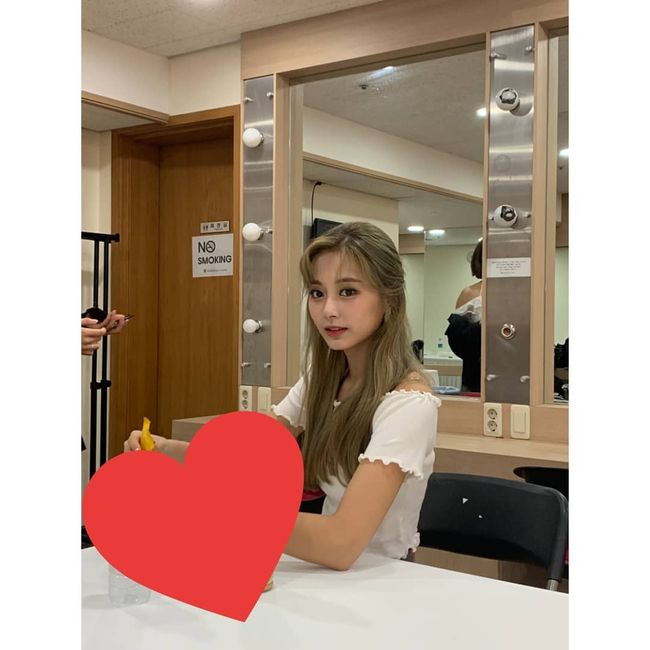 Girl group TWICE member TZUYU boasted a beautiful visual even if it was just taken.On the 25th, TWICE official Instagram posted several photos with the article He is pretty and crazy even if he takes a picture.In the photo, there was a picture of TZUYU smiling at the Waiting room somewhere.Although not posing specially, TZUYU boasts a glowing fairy look.Meanwhile, TWICE, which TZUYU belongs to, is about to make a comeback.