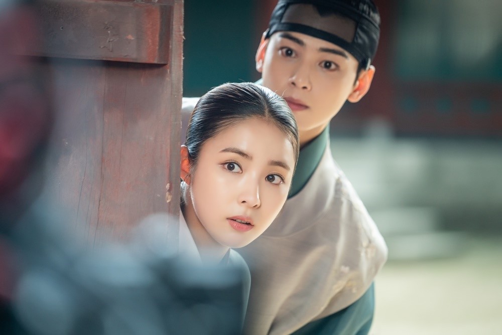 <p>New building Na Hae-ryung actress Shin Se-kyung and Prince Cha Eun-woos romance started. Towards the deep center to make sure two people Sweet the first kiss you shared it. As a result ‘new building Na Hae-ryung’is itself the highest viewership renew the incline began. This on get to the shooting, Shin Se-kyung, Cha Eun-woo, Park kiwoong, Lee JI Hoon, Hyeon as the scene of The Cut revealed no gaze to Rob.</p><p>MBC number of entries drama a new building Na Hae-ryung(extreme Japanese Kim Lake / rendering the river water, Han Hyun-Hee / fabrication green snake media) side 26 itself, the highest viewership renew Memorial Shin Se-kyung, Cha Eun-woo, Park kiwoong, such as the scene of the cut to the public.</p><p>Shin Se-kyung, Cha Eun-woo, Park kiwoong starring the new building Na Hae-ryungis a combination of the first issues as female(女史) and Na Hae-ryung(Shin Se-kyung Min)and reversed the console as Prince in this picture(Cha Eun-woo), and need the fullness romance annals. Lee JI Hoon, Park Hyun, such as youth Actors and Kim by, Kim Min-normal, up the hill, a Holy day, such as smoke wonderful Actors in this shot are.</p><p>The last new building Na Hae-ryung 21-24 times in each others mind to make sure Na Hae-ryung and this picture is the first kiss to appear. Na Hae-ryung is the current king with the operating force in this state(Kim Min more minutes, this to with S Force)and the left of the set min profit level(up the hill because the minutes)of the conversation overheard as a sin by some in that prison was, for accounting officers of efforts and Democratic support(Lee JI Hoon)is the branch target address as released. Since Na Hae-ryung is with the operating forces and the fence panel through your mouth to widen the performance achieved in work and love both caught.</p><p>As a result 24 times Nielsen NCR furniture standard viewership 7. 6%of the drama itself, the highest viewership Renew said. Or advertisers the main indicator of this channel competitive to the scale of the key indicator 2049 viewership(NCR based) Too 2. 5%high as can be electrode 1 in the above quote and that means you hungry again.</p><p>Public photo belongs to begin to love Shin Se-kyung and Cha Eun-woo of all our won. The topic of see the kiss scene to start with with S on the stricken Na Hae-ryung to find this picture, for management company attend him anxiously look Na Hae-ryung the people to smile about. Or hand in for not set and ready to shoot in for a look, two people of passion and you can feel that admiration to his own.</p><p>The breathtaking tug with viewers straining to make the Prince binary the role of a hero, the current king with pool Army the role of Kim Min of warming-shot attracts attention. Looking at the camera a wide smile and pair brands that you with copy of the check, such as friends and that. As well as night game-Hyeon and with a wide smile, and enjoy shooting and can capture it as no story of them care for her.</p><p>Well as lives the branch target address as the viewers intense impression this is not a lesson the reversal of attraction containing the cut their eyes. He Hyeon and playful posing and seniors Kemi to stand out is to hell with Na Hae-ryung to the juniors here, they warms and there.</p><p>This together with some of the normal scene after the shooting Lee JI Hoon, Hyeon, back home, this forest, Zhang Yu-Bin, etc of force over a group photo and excited over painting the scene photos with no lump so that synergy is exploding for management officers of since to me.</p><p>New building Na Hae-ryung side Na Hae-ryung and this stream of love coming to fruition, and they are also one step growth among itself the highest viewership renew the prestigious wasin terms of viewers make a better story as a reward so that you can Actors and the whole staff is the best and also the fact that they love the”and I was.</p><p>Shin Se-kyung, Cha Eun-woo, Park kiwoong starring the new building Na Hae-ryungis a coming 28, Wednesday night 8: 55 minutes 25-26th will be broadcast.</p><p>iMBC car wisdom image | photo provided=green snake media</p>