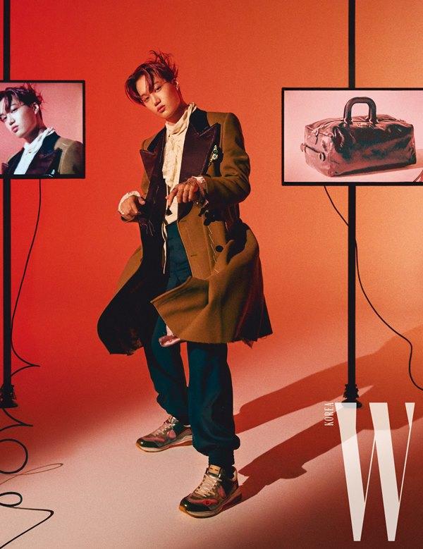 Gucci, an Italian luxury brand, released a picture with EXO Kai and Sunmi in the September issue of W. Korea.Kai fired her glamorous eyes in a magenta-colored jacket with prints and grey-colored vintage wide pants through a W. Man cover.In particular, in the picture, Kai showed ultra-face sneakers and menz luggage bags, which matched ivory-colored shirts, dark gray pants, gill pattern knits and silk pants in the wool crepe coat and were newly released in the fall/winter 2019 collection.In addition, Sunmi matched the white-multicolored hound tooth jacket and wrap skirt with black velvet pockets, and at the same time attracted attention with a dynamic gesture.In addition, she featured a blue-white jacket and jumpsuit from the drawing detail of the 2019 Autumn/Winter Collection, asymmetrical Draftings black jacket and skirt, with a grey leather medium shoulder bag featuring double G-ring detailing and a Sylvie 1969 bag featuring slim gold chain detailing, decorating the picture with her own delicate pose.