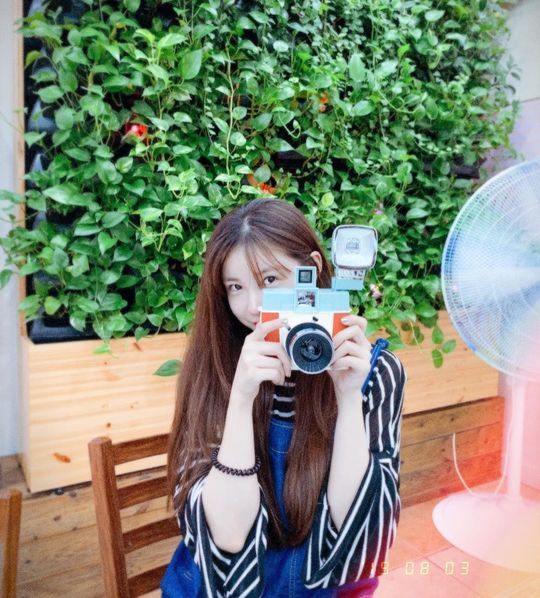 Singer Jun Hyoseong has emanated a pure charm.Jun Hyoseong posted several photos on his Instagram on August 27.The picture shows Jun Hyoseong with Camera, who stares at Camera with a fresh look.Jun Hyoseongs blemishes-free white-green skin makes her innocent beauty even more prominent.The fans who responded to the photos responded such as I love you, I am really cute and You are an angel.delay stock