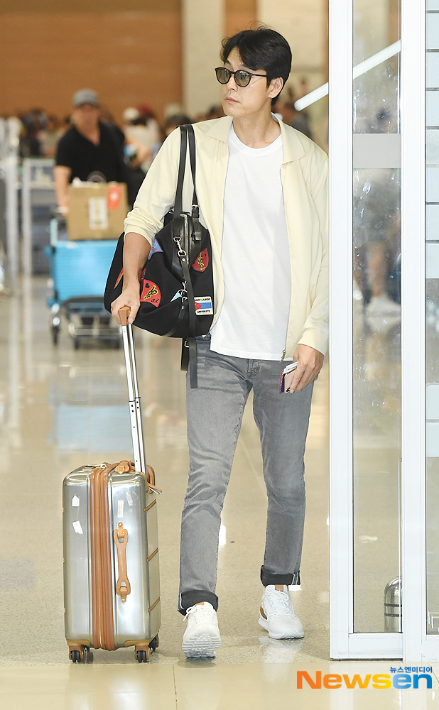 Actor Jung Woo-sung is performing Entrance through Incheon International Airport in Unseo-dong, Jung-gu, Incheon after finishing his overseas schedule on the afternoon of August 27th.useful stock