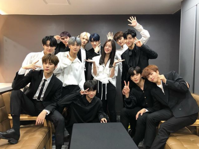Han Sun-hwa has Cheering his brother Han seung-woo, who debuts with X1.Han Sun-hwa posted a picture of his SNS on the afternoon of the 27th with a message X1 PREMIER SHOW-CON congratulations on my sister and a picture taken with Han Seung-woo.Han Seung-woo appeared on the cable channel Mnet survival program Produce X 101 and was selected as the final member and debuted again to X1 on the day.So his sister, Han Sun-hwa, went to Cheering.In particular, Han Sun-hwa also released a certification shot taken with members of the X1 complete body, saying, Congratulations, brother Chans. It is Han Sun-hwa, who is celebrating among the X1 members.han sun-hwa SNS