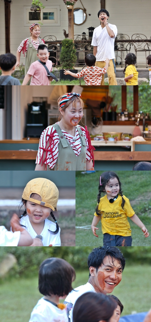 In Little Forest: Summer of the Bakgol (hereinafter referred to as Little Forest), the mud play scene of Lee Seo-jin, Lee Seung-gi, Park Na-rae, and four members of Jung So-min and Little Lee will be revealed.Recently, the members used the loess at home to play mud with the Littles.In the nature-friendly soil play that stimulates the five senses, not only children but also members returned to their concentricity and showed water with mud.In particular, Park Na-rae, the only member of the country, surprised everyone by offering customized care services for Eugene, a 4-year-old city child who is afraid of reaching mud.On the other hand, Grace, a 5-year-old who was suddenly tearful, suddenly burst into tears and embarrassed Lee Seung-gi. What was the reason Grace suddenly showed tears can be seen in Little Forest, which is broadcasted at 10 pm tonight.Photo: SBS