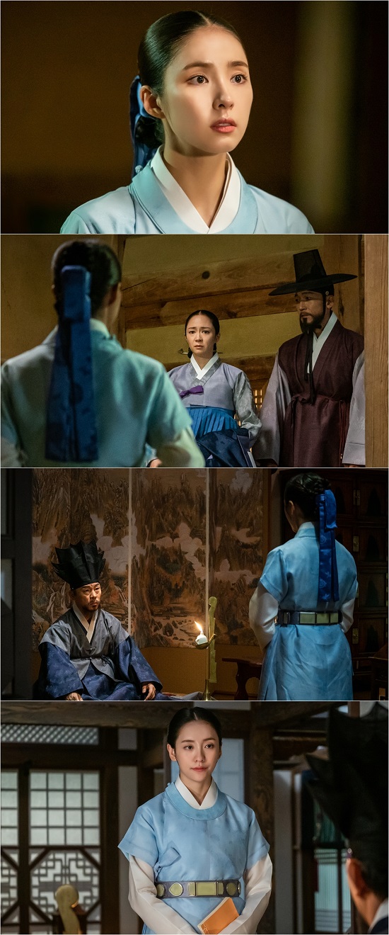 The awkward Love Triangle (DJ Ivy mix) scene of the new cadets, Shin Se-kyung, Fair Exchange and Jeon Ye-seo, was captured.On the 27th, MBC drama Na Hae-ryung released the scene of Love Triangle (DJ Ivy mix) of Na Hae-ryung, his brother, Koo Jae-kyung, and Jeon Ye-seo.Na Hae-ryung, starring Shin Se-kyung, Jung Eun-woo, and Park Ki-woong, is a full-length romance annals by Na Hae-ryung, the first problematic woman of Joseon, and Prince Lee Rim (Cha Jung Eun-woo), the anti-war mother of Korea. Actors such as Kim Yeo-jin, Kim Min-Sang, Choi Deok-moon, and Sung Ji-ru are all out.Na Hae-ryung, Jae-kyung, and Mohwa in the public photos are filled with questionable encounters, and focus attention.Mohwa is a new and rare woman who maintains close relationship with Kim Yeo-jin.Through the appearance of Kim Min-Sang, the current king Hamyoung-gun, and the threat of life from the left-wing Min-yung-pyeong, she made her guess that she was at the center of the incident more than 20 years ago.In addition, it is suggested that the financial situation and the motherhood grew up together in Seoraewon when they were young, and that they had lost their relationship through unspeakable events.In the meantime, Na Hae-ryung met a mother who was spreading the Woodujong method in Pyeongan-do and showed her her recourse to comfort.As Na Hae-ryung, Jae-kyung, and Mohwas interest in meeting is amplified, Mohwa, which premiered in any situation, is attracting attention because it is causing a pupil earthquake by seeing Na Hae-ryung.The puzzled Na Hae-ryung and the frozen financial situation as if embarrassed raise the curiosity about what kind of relationship they are entangled in.In addition, the suspicious movement of the pyongpyeong, which is constantly following the motherhood, is detected and increases tension.I raise questions about what conversation will come between the criticism of Song Sa-hee (Park Ji-hyun), who came to me saying that he would be his weapon, and Sa-hee, who is holding his rebuke without being intimidated by this.I am surprised to know that Na Hae-ryung and Jae-kyung are between siblings while Ikpyeong is going to pursue Mohwa and Seoraewon in earnest, said Na Hae-ryung, a new employee. I hope you will check whether there is a common denominator between them and Na Hae-ryung while the mother and mother have a common denominator.The new employee, Na Hae-ryung, is broadcast every Wednesday and Thursday at 8:55 pm.Photo: Green Snake Media