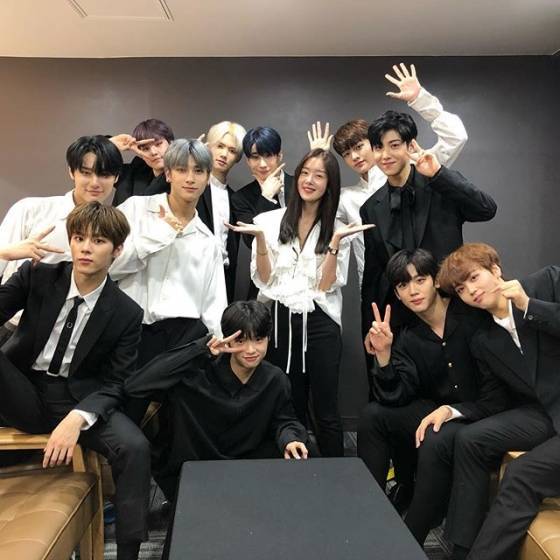 Actor Han Sun-hwa from The Secret attended the project idol group X1 (X1) Premier Shocon and released a group shot with the members.Han Sun-hwa released a photo on his 27th day with an article entitled Happy X1 PREMIER SHOW-CON in his instagram.The photo shows Han Sun-hwa standing among the X1 members, especially the resemblance of his younger brother Han Seung-woo and his sister Han Sun-hwa, who are located just behind the right, attract attention.Meanwhile, X1 concluded X1 Premier Show-Con on the day.