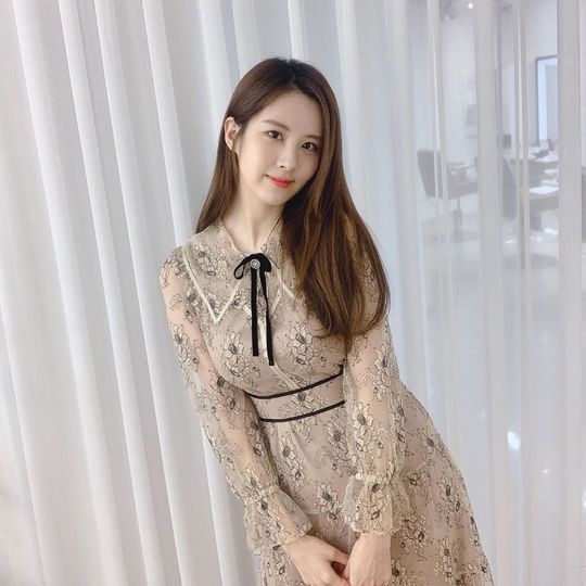 Singer and Actor Seohyun flaunted her elegant Beautiful looksSeohyun posted two photos on his Instagram on August 28 with an article called morning.In the open photo, Seohyun is wearing a floral dress with a feminine feeling and boasts a beautiful visual.Seahuns Beautiful looks, which become more beautiful as time goes by, attract attention.Park So-hee