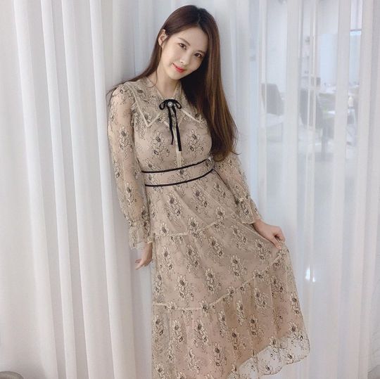 Singer and Actor Seohyun flaunted her elegant Beautiful looksSeohyun posted two photos on his Instagram on August 28 with an article called morning.In the open photo, Seohyun is wearing a floral dress with a feminine feeling and boasts a beautiful visual.Seahuns Beautiful looks, which become more beautiful as time goes by, attract attention.Park So-hee