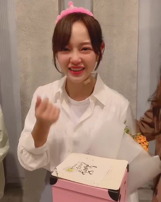 Sejeong shares happy birthday party sceneGroup member Sejeong uploaded a video on August 28 with the phrase It is good to be beautiful from 12:00 on the official Instagram.In the video, Sejeong is wearing a birthday hat and celebrating his birthday; he smiled clearly, shouting Thank you even as he wept.han jung-won