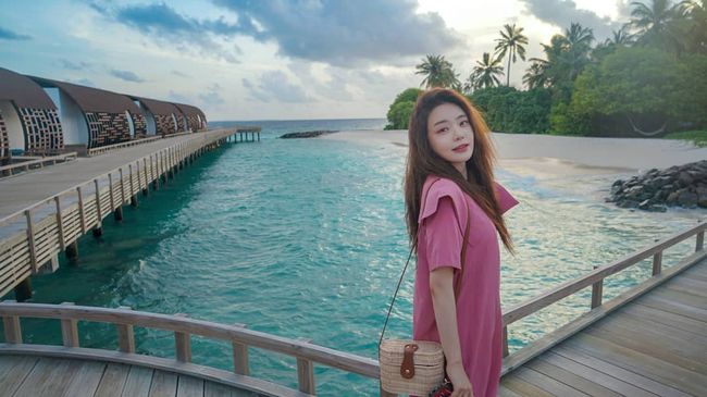 Voice actor and Broadcaster Seo Yu-ri has released a picture of her happy honeymoon with Choi Byeong-gil PD.Seo Yu-ri posted a picture and a photo on his instagram on the 28th, I am organizing my honeymoon photo! Maldives is good in light, so I can take pictures anywhere.In the photo, there was a picture of Seo Yu-ri enjoying honeymoon in Maldives.At any angle, Seo Yu-ris beautiful look, which boasts a goddess-like beautiful look, attracts attention.In particular, Seo Yu-ri added, Thank you to the high-level human resource director Choi, and said it was a photo taken by her husband Choi Byeong-gil PD.Meanwhile, Seo Yu-ri and Choi Byeong-gil PD reported their marriage on the 14th and became married couples. On the 27th, they appeared on TV Chosun Fat of Wife and collected topics.