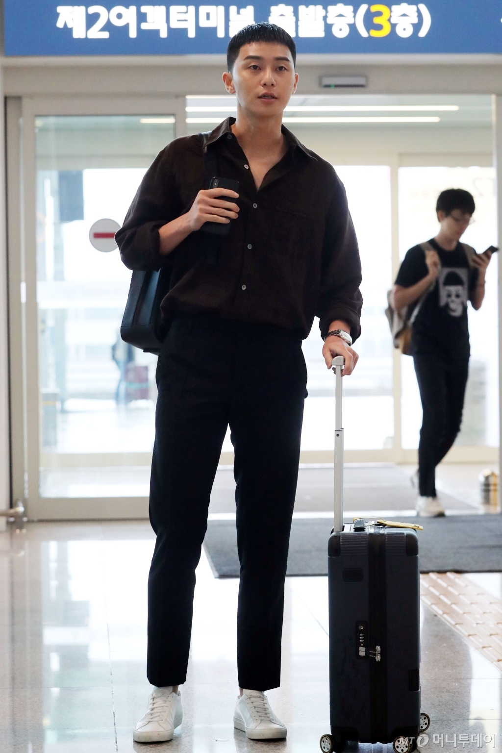 Actor Park Seo-joon is departing to Taiwan through Incheon International Airport on the morning of the 29th for overseas schedule.Actor Park Seo-joon is departing to Taiwan through Incheon International Airport on the morning of the 29th for overseas schedule.