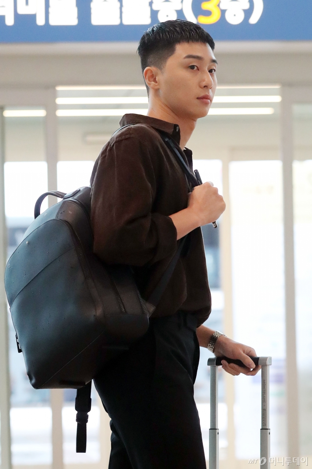 Actor Park Seo-joon is departing to Taiwan through Incheon International Airport on the morning of the 29th for overseas schedule.Actor Park Seo-joon is departing to Taiwan through Incheon International Airport on the morning of the 29th for overseas schedule.